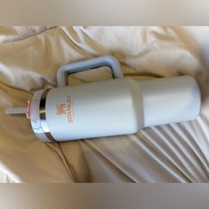 New Stanley 40oz quencher